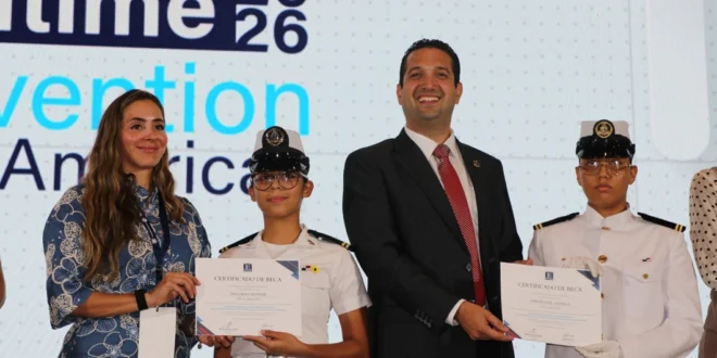 Cadetes de la UMIP reciben becas de la Cámara Marítima por proyecto sobre nanotecnología y océanos