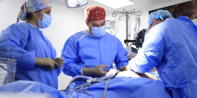CSS realiza primer bypass gástrico con nuevo robot quirúrgico en la Ciudad de la Salud