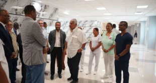 Presidente Mulino felicita a médicos por histórica cirugía cerebral en el Hospital Manuel Amador Guerrero