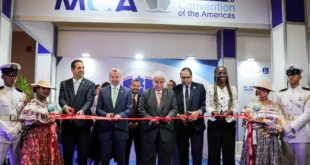 Presidente Mulino reafirma compromiso con el sector marítimo y logístico ante industria internacional