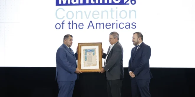 UMIP reconoce al capitán Gabriel Centella por heroico rescate en la Península Antártica