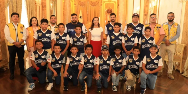 Viceministra Luque recibe a selección infantil de béisbol que representará a Panamá en Puerto Rico