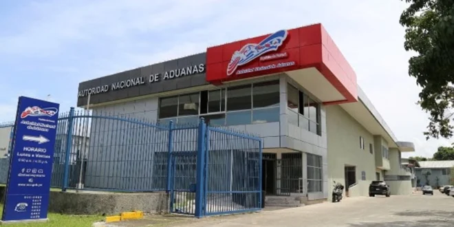 Aduanas promete “cero tolerancia” tras aprehensión de tres funcionarios por presunta corrupción