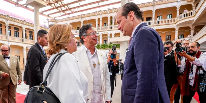 Petro llega a Panamá en posible último viaje internacional de su mandato y en medio de tensión electoral en Colombia