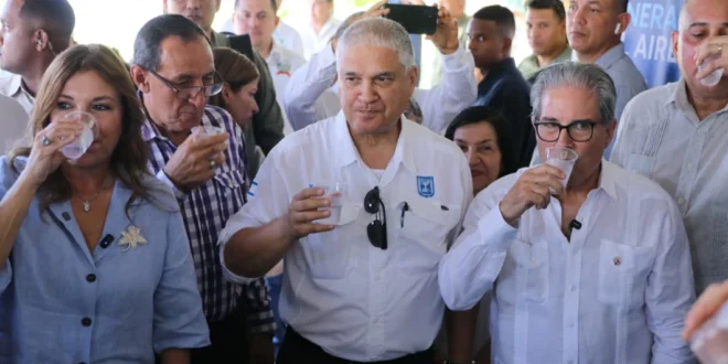 Hospital de Las Tablas recibe tecnología que convierte humedad del aire en agua potable