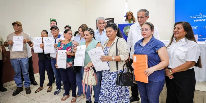 Presidente Mulino entrega viviendas y títulos de propiedad a más de 500 hogares en Chiriquí