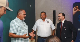 Julio Moltó se reúne con empresas ganadoras del Concurso Hecho en Panamá