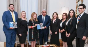 Junta Nacional de Escrutinio entrega a Mulino la Memoria del proceso electoral 2024