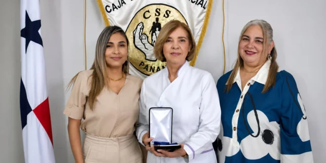 María Batista, enfermera geriatra de la CSS, recibe Premio a la Excelencia “Ruth Pérez de Peré”
