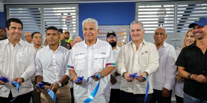 Presidente Mulino entrega renovado Estadio Armando Dely Valdés y anuncia nuevos proyectos para Colón