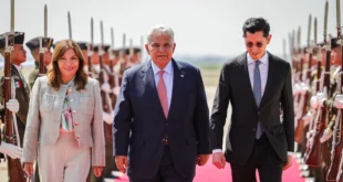 Presidente Mulino llega a México con honores para reunión oficial con Claudia Sheinbaum
