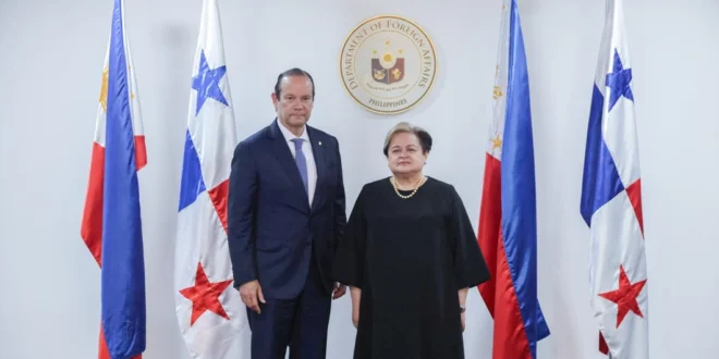 Canciller Martínez-Acha se reúne con canciller de Filipinas para ampliar cooperación bilateral
