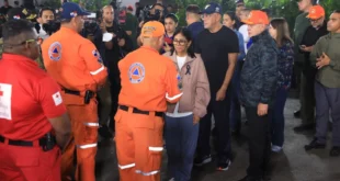 Rescatistas Panameños reciben Medallas del Gobierno Venezolano; Venezuela no esta Sola