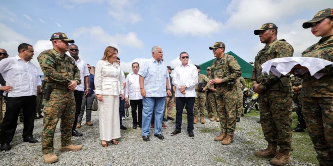 Mulino entrega B/.785 mil en equipos y ordena reforzar la frontera con Colombia