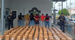 Operación Centauro deja tres aprehendidos y 785 paquetes de presunta droga incautados