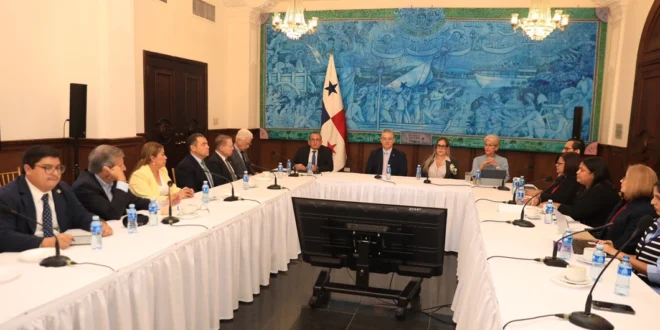 Reforma eléctrica permitiría multas de hasta B/.20 millones a distribuidoras