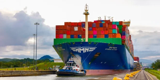 El Canal de Panamá limita los tránsitos diarios de buques a 34 por el impacto de El Niño