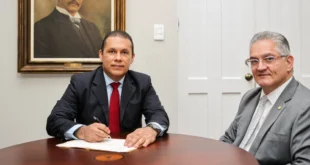William González asume como nuevo viceministro administrativo del Meduca