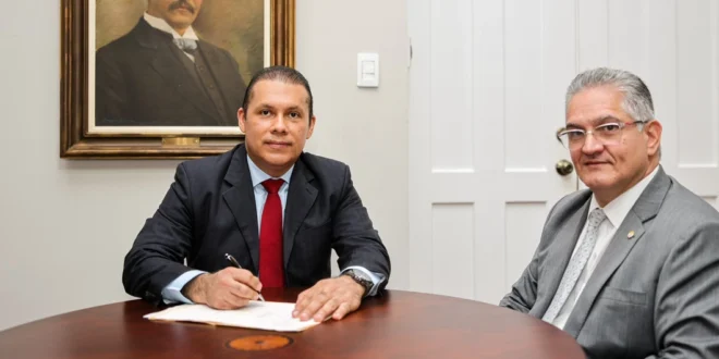 William González asume como nuevo viceministro administrativo del Meduca