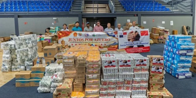 Embajada de China dona alimentos, agua y suministros a familias afectadas por el terremoto en Azuero