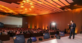 Cerca de 1,000 empresarios de 20 países llegan a Panamá para el Cristiano Rico Business Summit 2026
