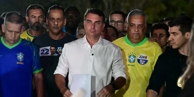 Flávio Bolsonaro pedirá anular las elecciones de Brasil y rechaza reconocer la victoria de Lula