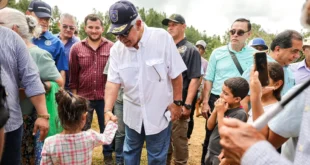 Gobierno inicia entrega de materiales de construcción a familias afectadas por el sismo