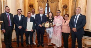 Panamá rinde homenaje a Nataly Delgado, campeona mundial supermosca de la AMB